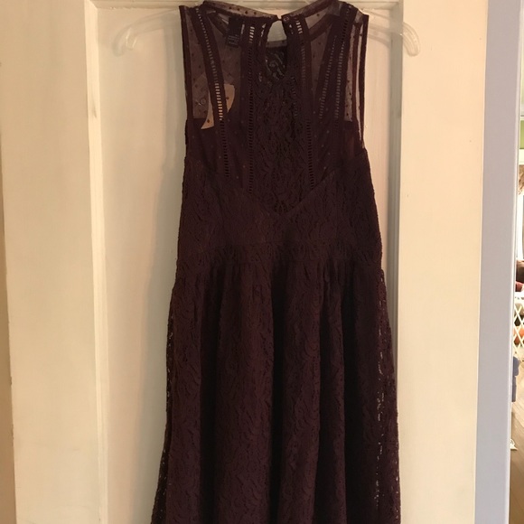 Maroon dress - Picture 3 of 4